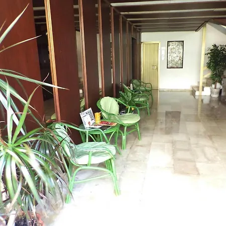Eva Aparthotel *